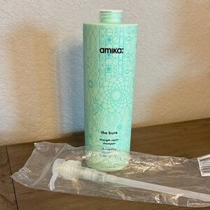 Amika The Kure Repair Shampoo in Mint Green